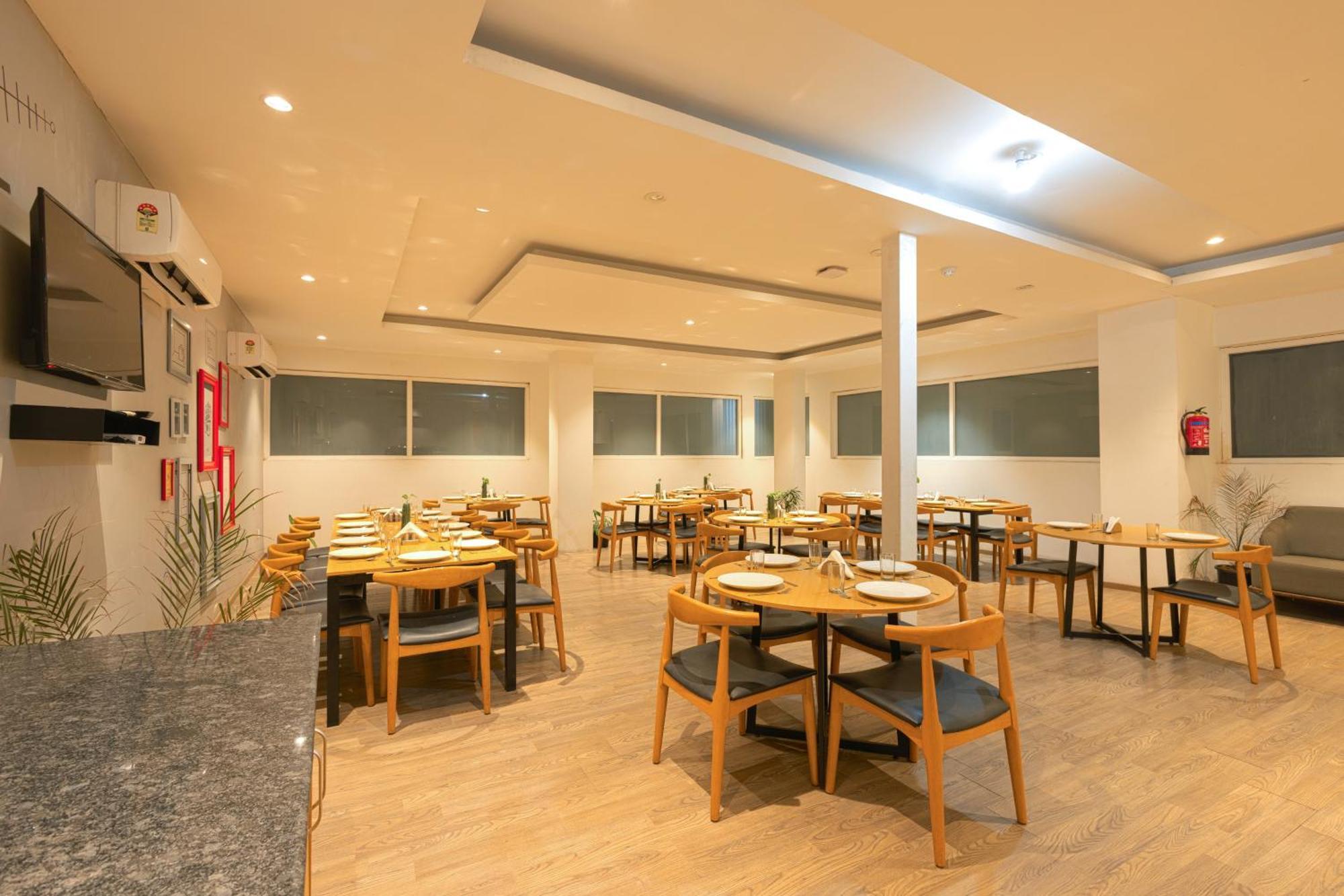 Gt Paradise - A Boutique Hotel Gurgáon Kültér fotó