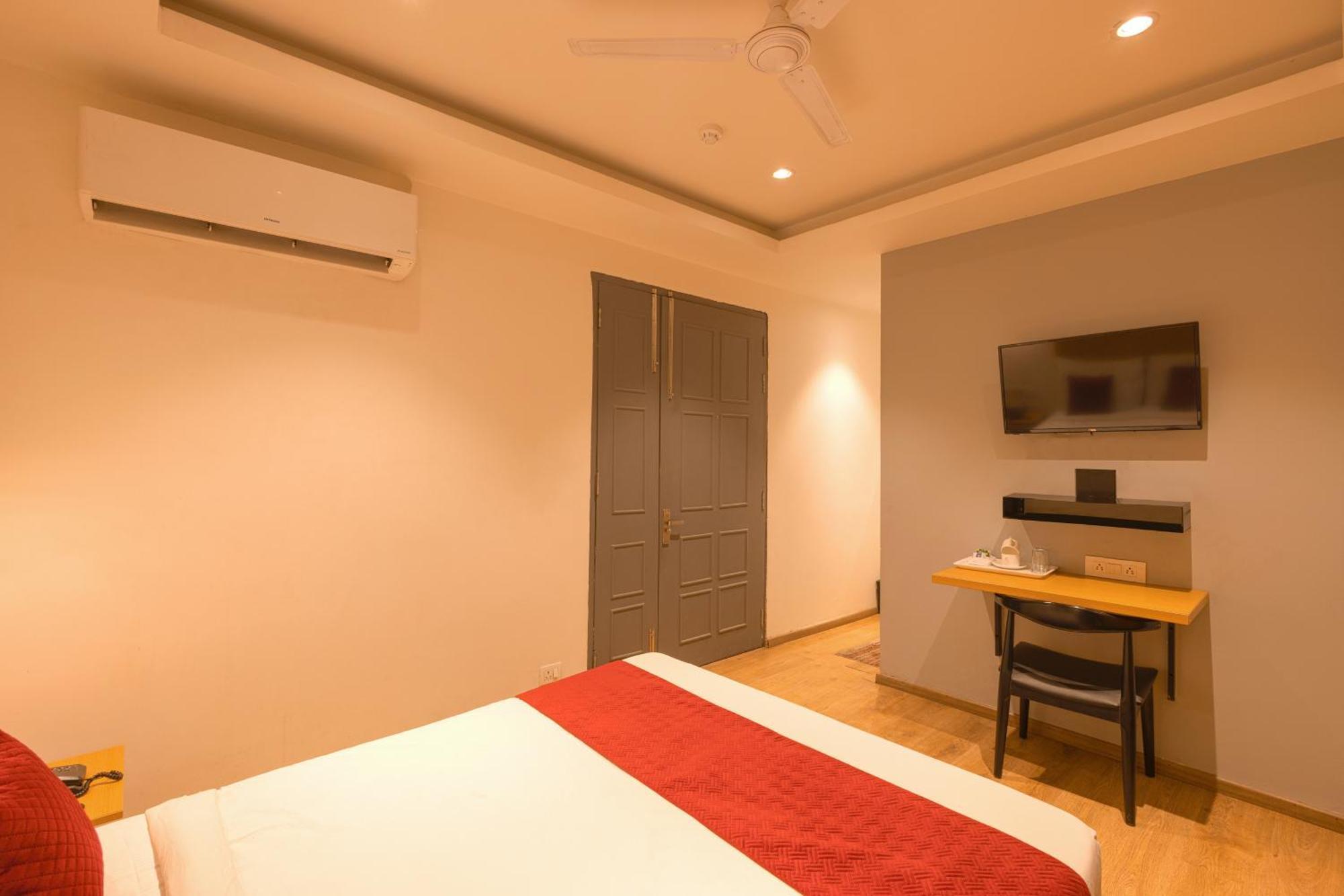 Gt Paradise - A Boutique Hotel Gurgáon Kültér fotó